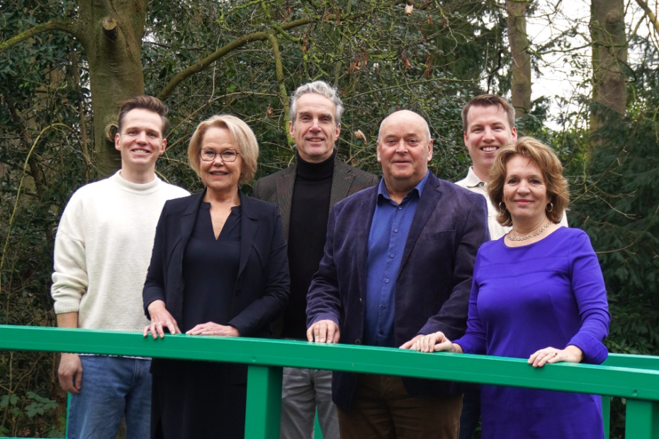 Teylingen Met Elkaar presenteert de top 6 voor de gemeenteraadsverkiezingen 2026: ervaren en betrokken kandidaten voor een open, lokale politiek.