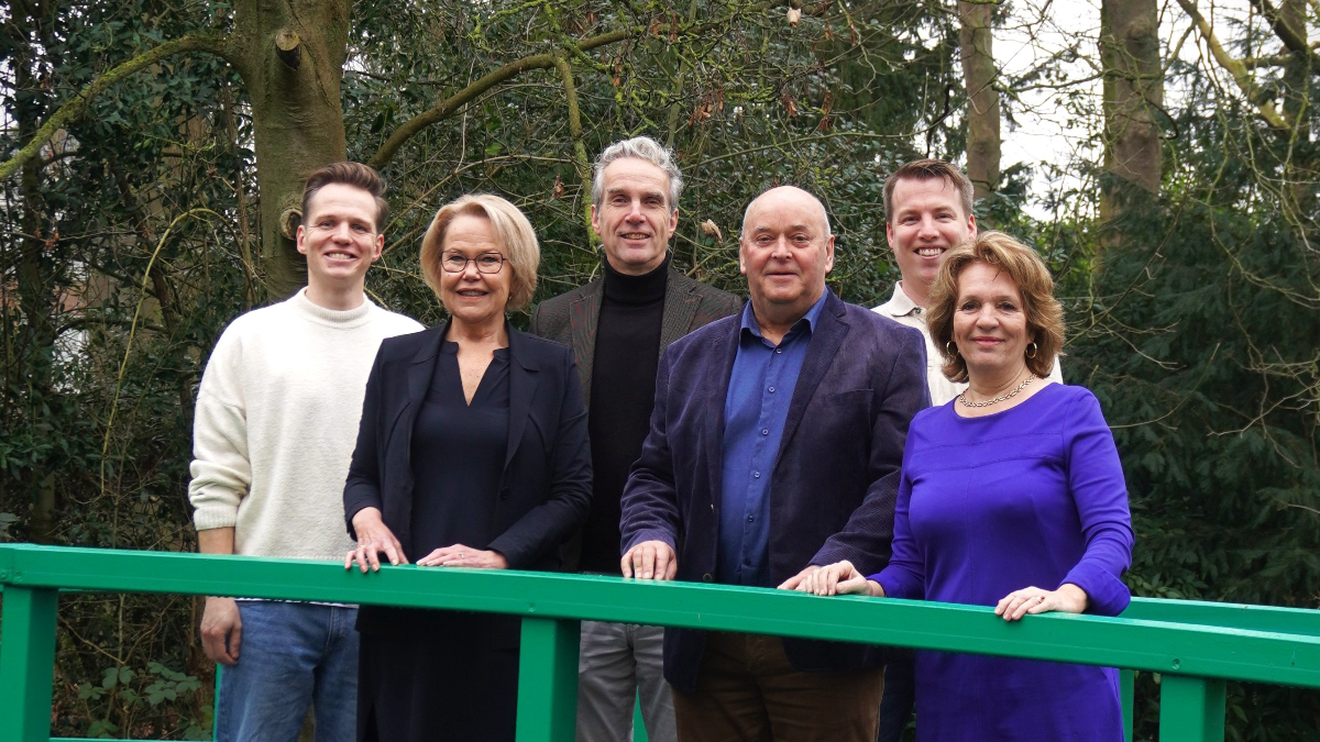 Teylingen Met Elkaar presenteert de top 6 voor de gemeenteraadsverkiezingen 2026: ervaren en betrokken kandidaten voor een open, lokale politiek.